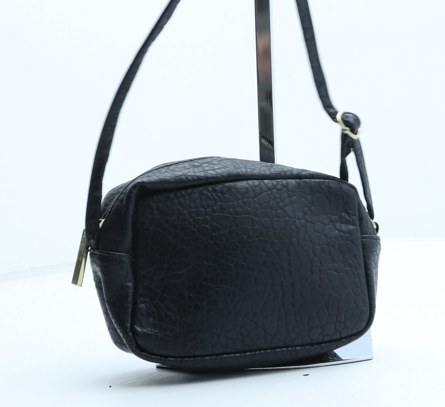 Preworn Womens Black Polyurethane Crossbody Size Small