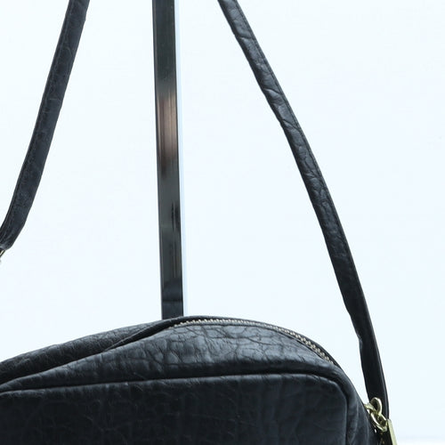 Preworn Womens Black Polyurethane Crossbody Size Small