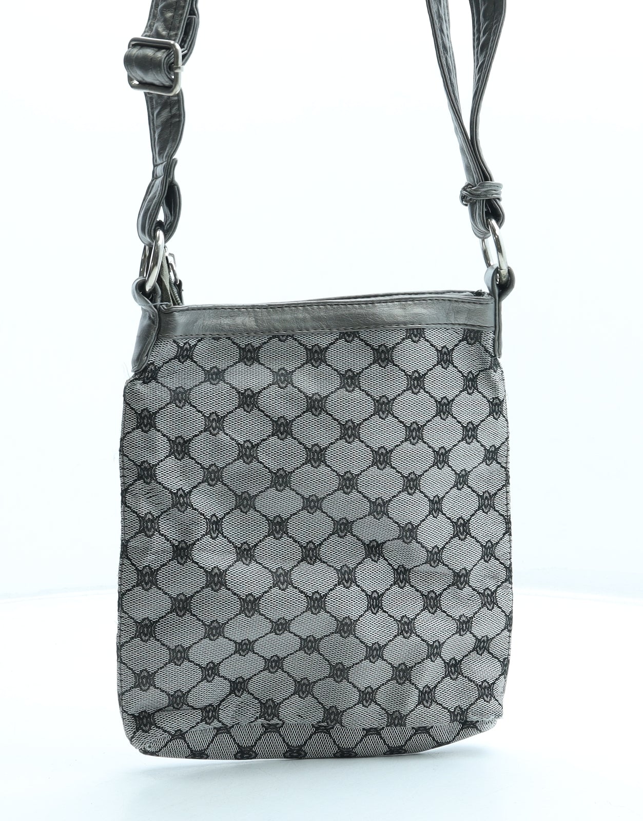 Preworn Womens Grey Geometric Polyester Crossbody Size Small