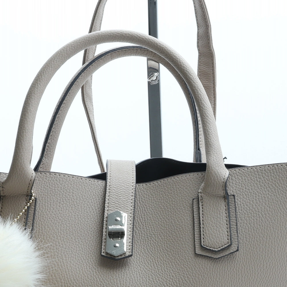 Preworn Womens Beige Polyurethane Hobo Bag Size Large