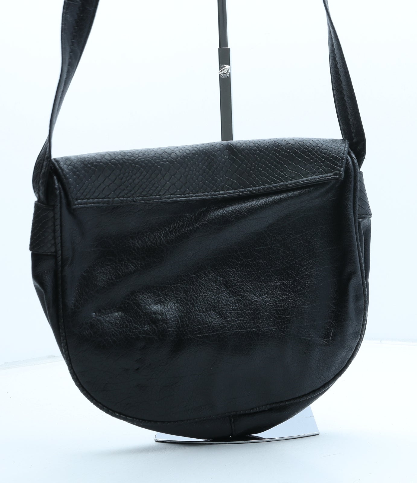 Crisan Womens Black Polyurethane Crossbody Size Medium - Croc Texture