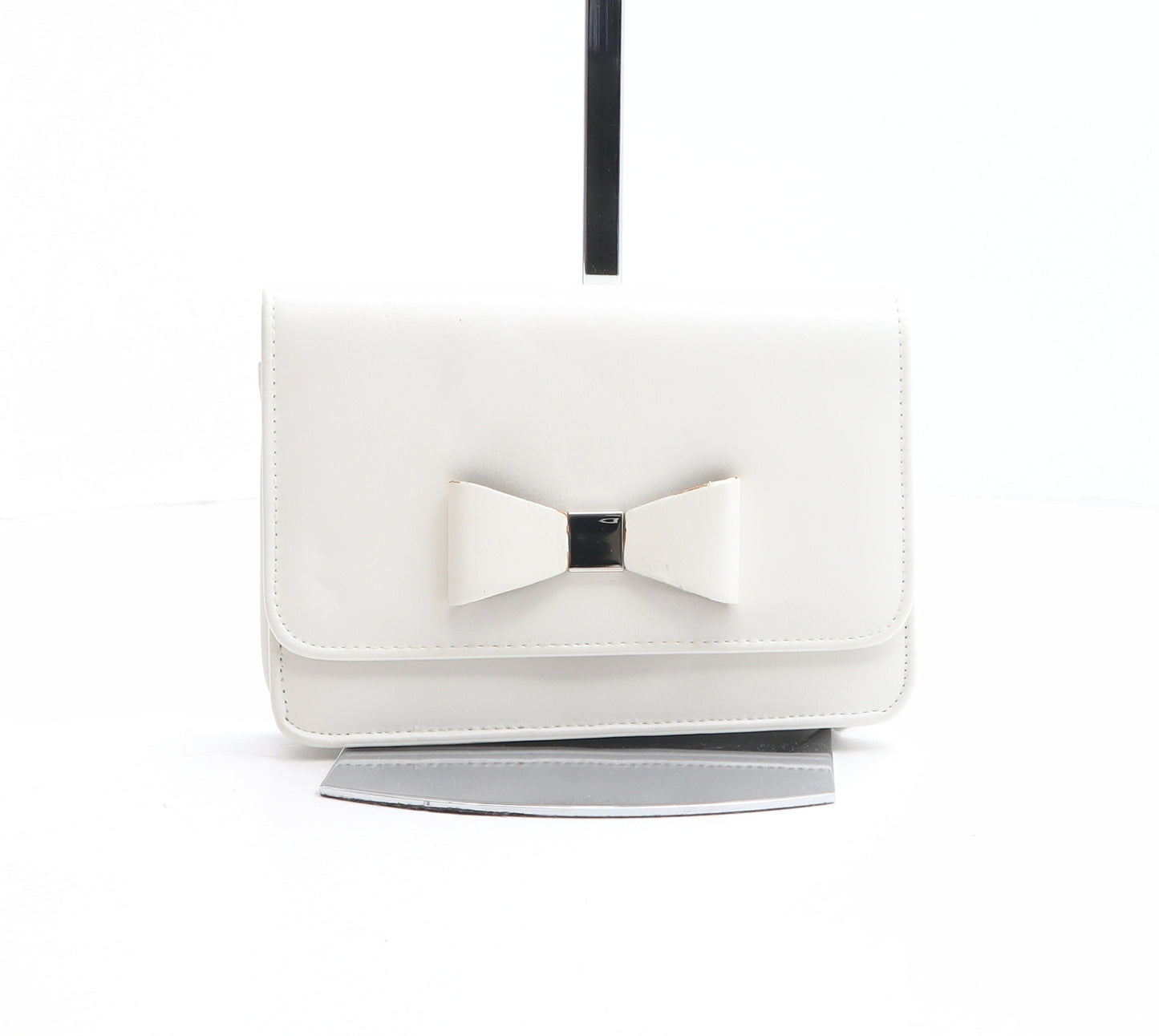Quiz Womens White Solid Polyurethane Clutch Size Small