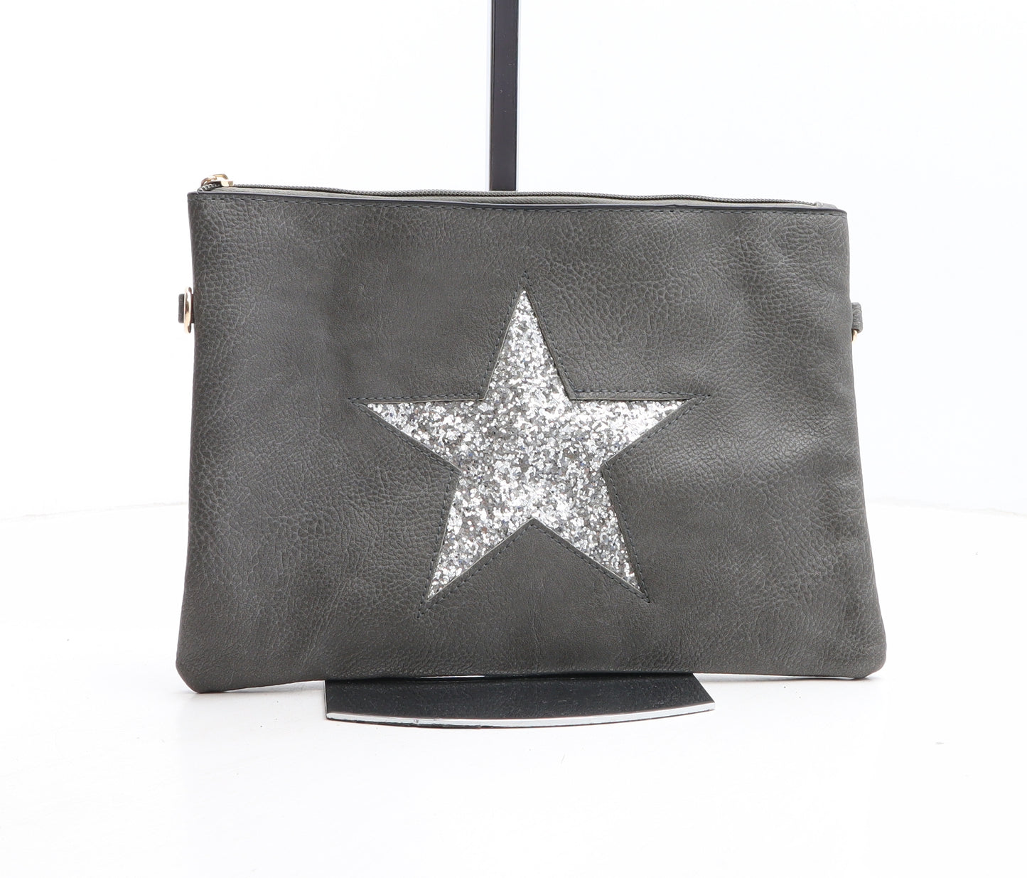 Preworn Womens Grey Geometric Polyurethane Clutch Size Medium - Star Detail