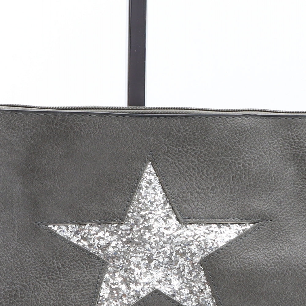 Preworn Womens Grey Geometric Polyurethane Clutch Size Medium - Star Detail
