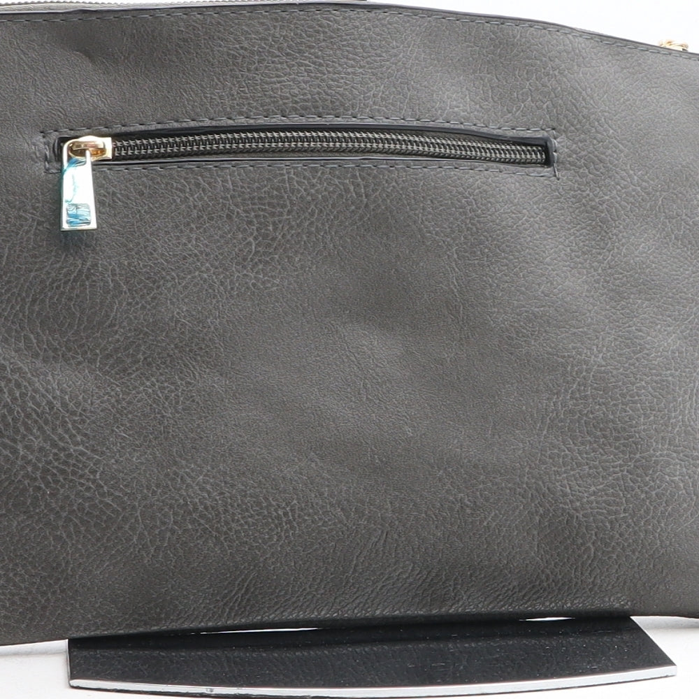 Preworn Womens Grey Geometric Polyurethane Clutch Size Medium - Star Detail