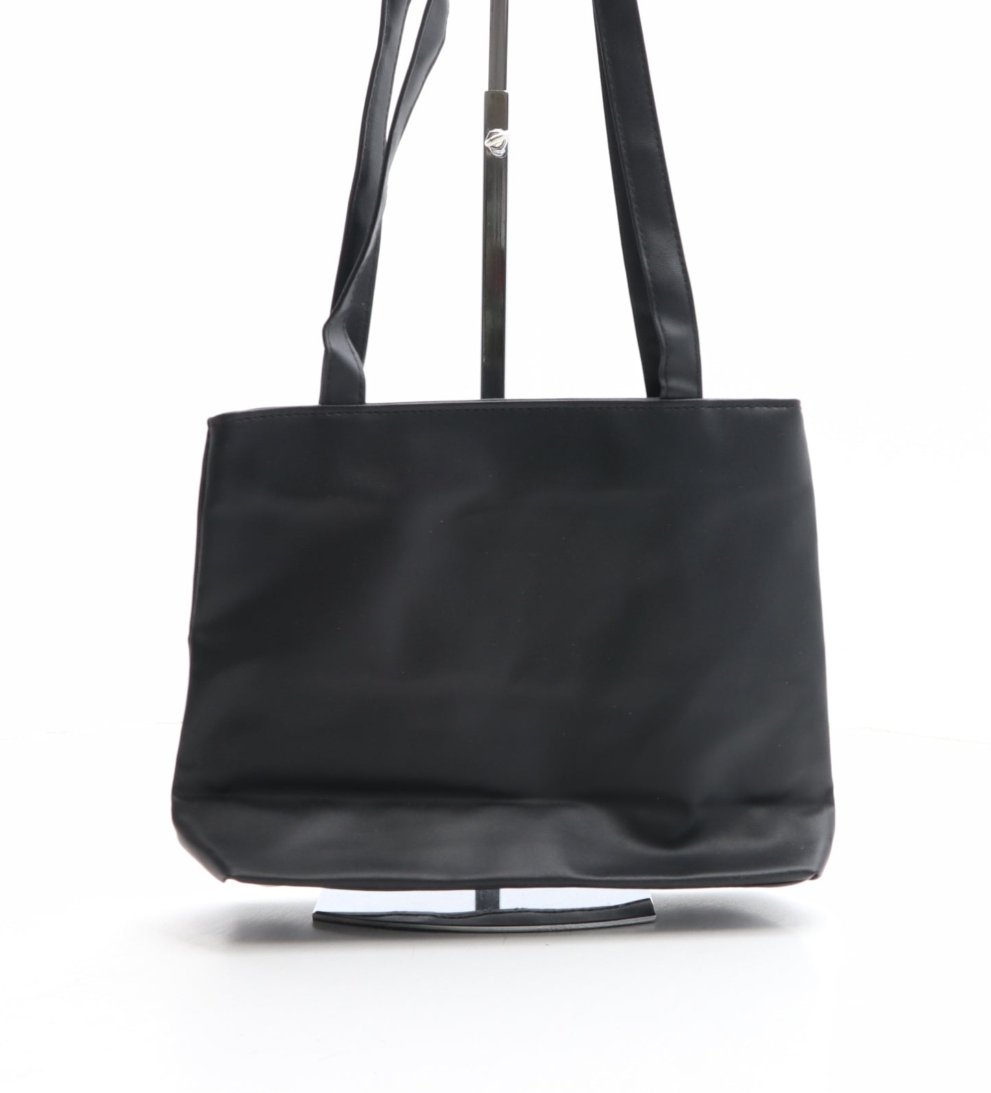 Preworn Womens Black Leather Shoulder Bag Size Medium