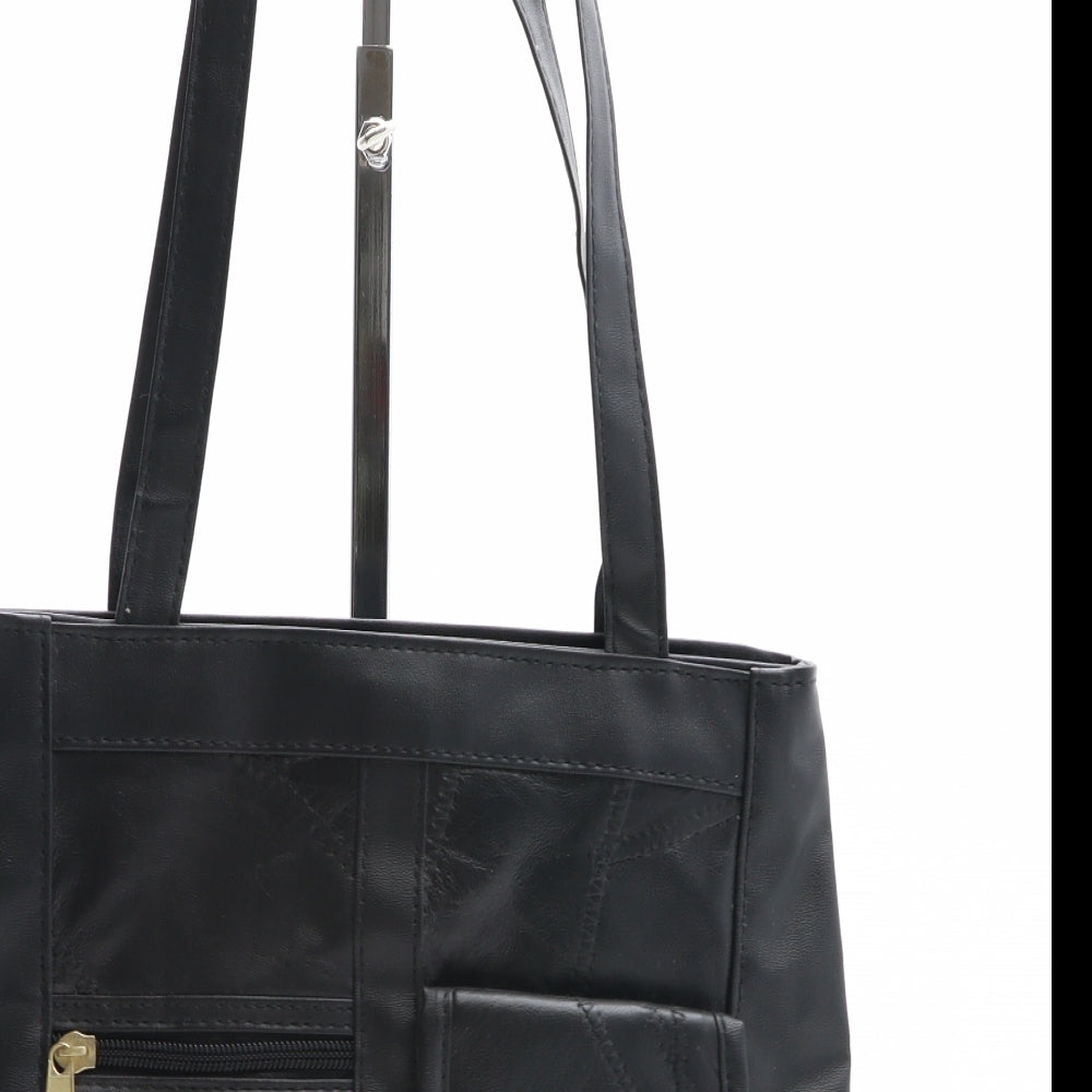 Preworn Womens Black Leather Shoulder Bag Size Medium