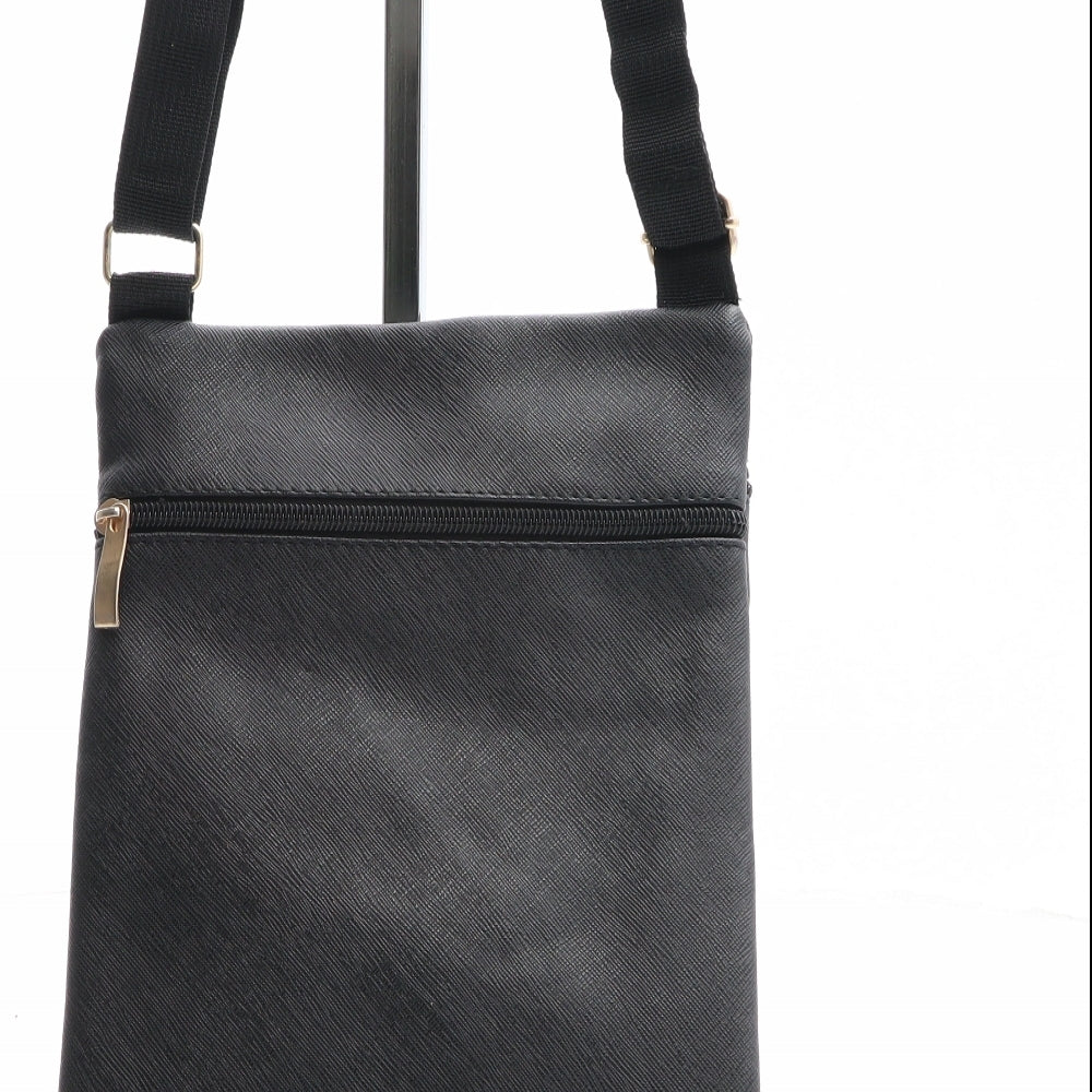 Preworn Womens Black Polyurethane Shoulder Bag Size Small