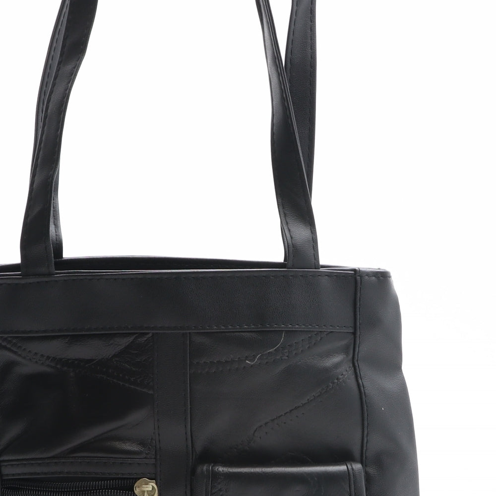 Preworn Womens Black Leather Shoulder Bag Size Medium