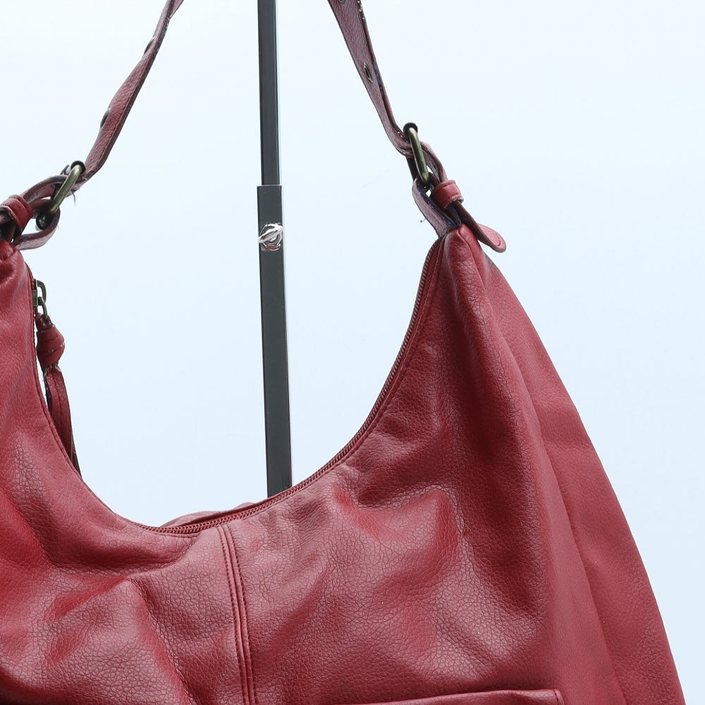 Preworn Womens Red Polyurethane Shoulder Bag Size Large