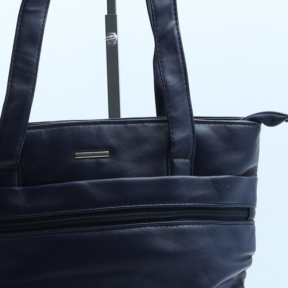 Preworn Womens Blue Polyurethane Shoulder Bag Size Medium