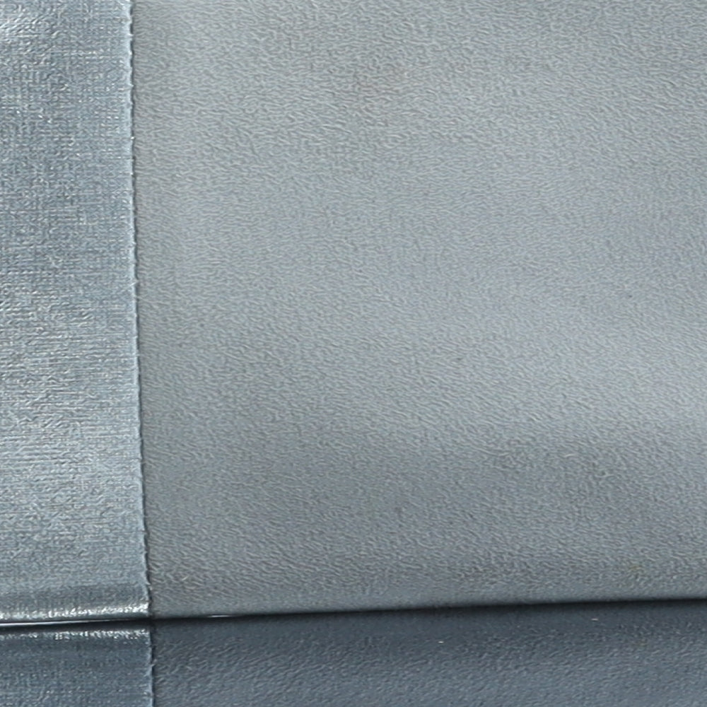 Preworn Womens Silver Polyester Clutch Size Small