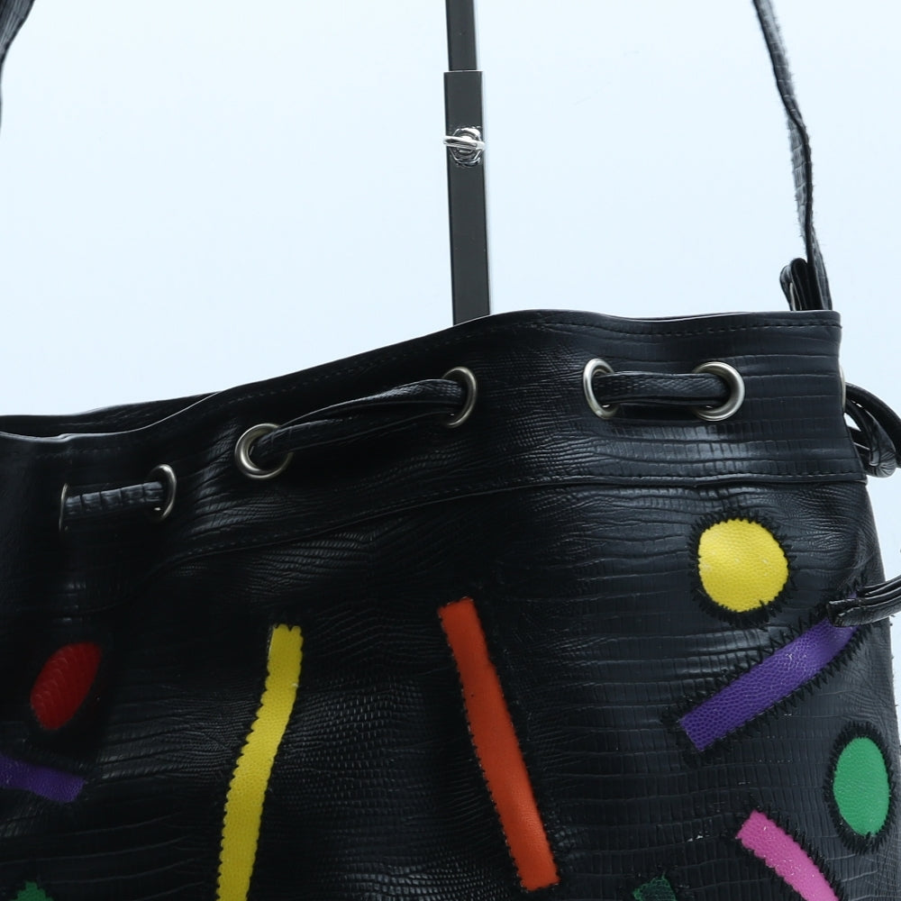 Preworn Womens Black Geometric Polyurethane Crossbody Size Medium