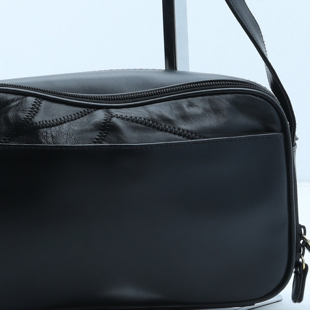 Berkertex Womens Black Leather Crossbody Size Small