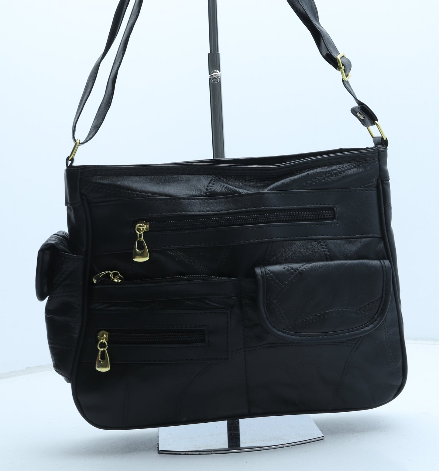 Preworn Womens Black Polyurethane Crossbody Size Medium