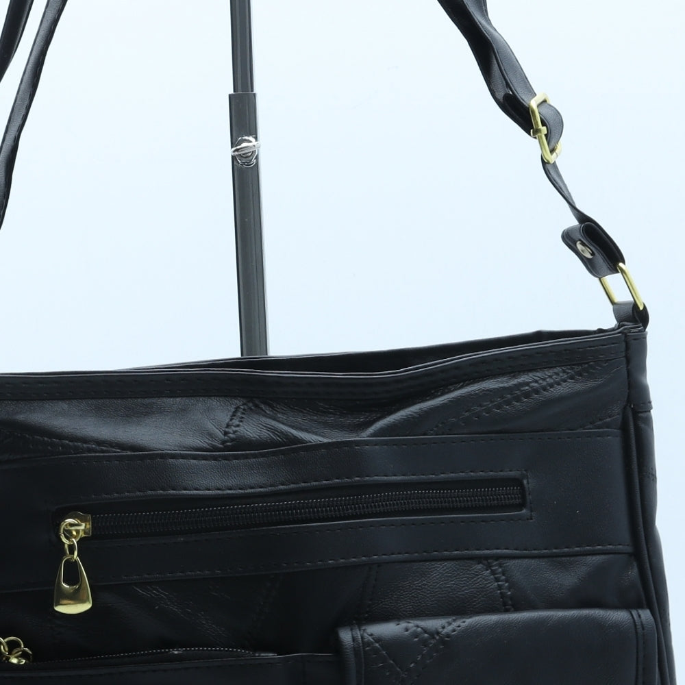 Preworn Womens Black Polyurethane Crossbody Size Medium