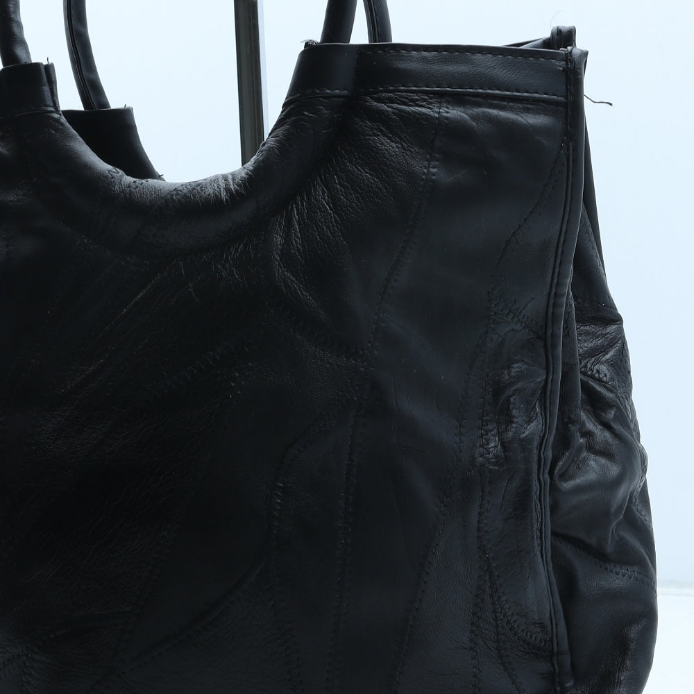 Preworn Womens Black Polyurethane Top Handle Bag Size Medium