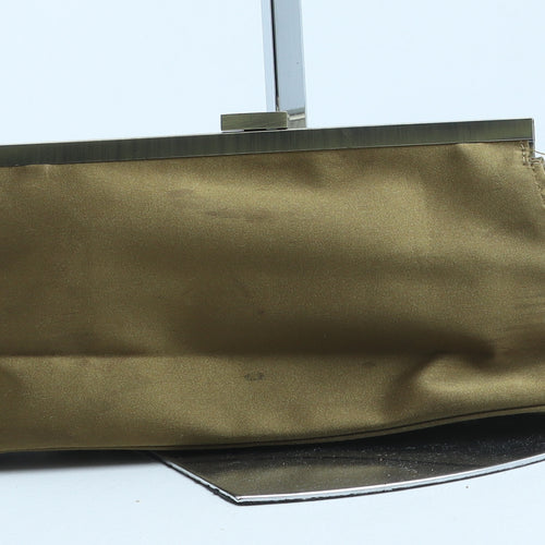 Preworn Womens Green Polyester Clutch Size Small