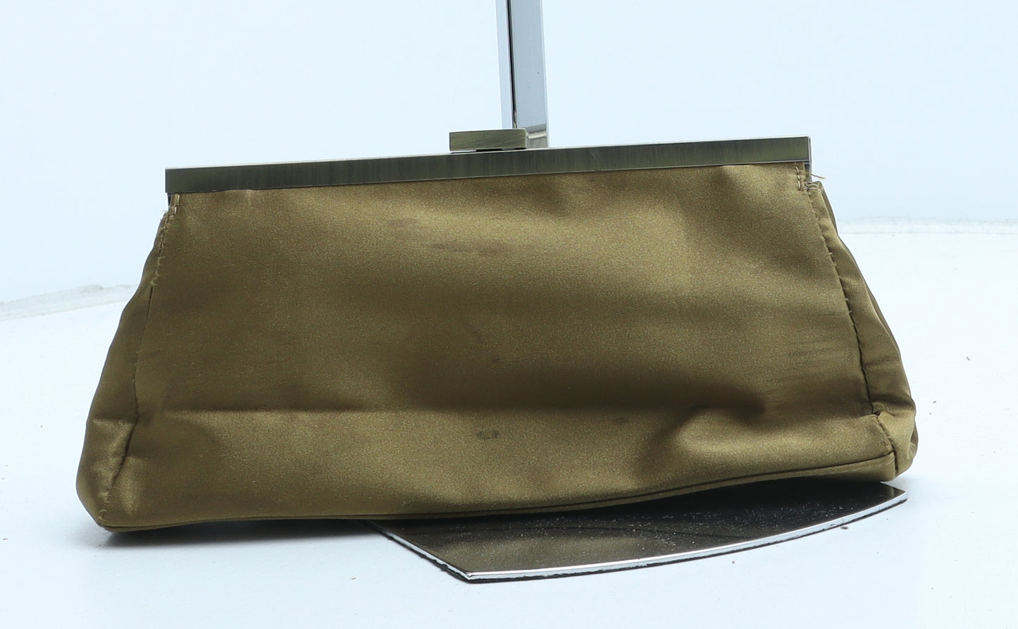 Preworn Womens Green Polyester Clutch Size Small