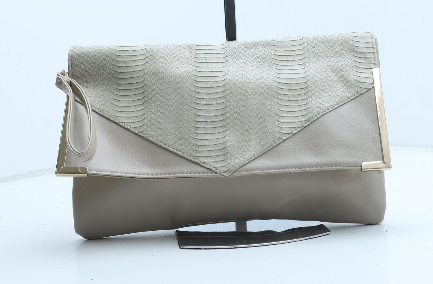 Atmosphere Womens Beige Polyurethane Clutch Size Medium - Snake Print