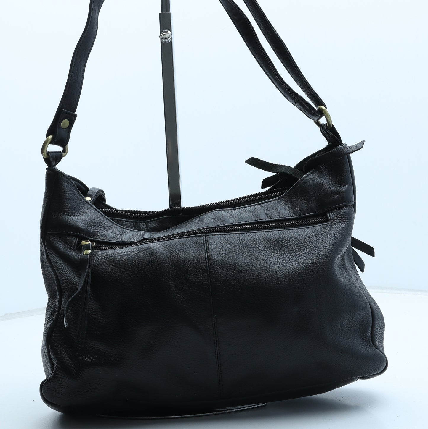Preworn Womens Black Polyurethane Shoulder Bag Size Medium