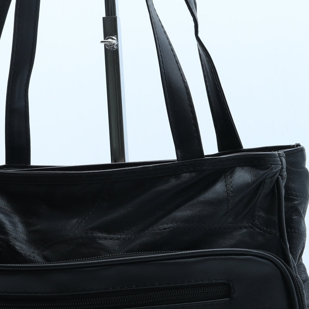 Preworn Womens Black Polyurethane Shoulder Bag Size Medium