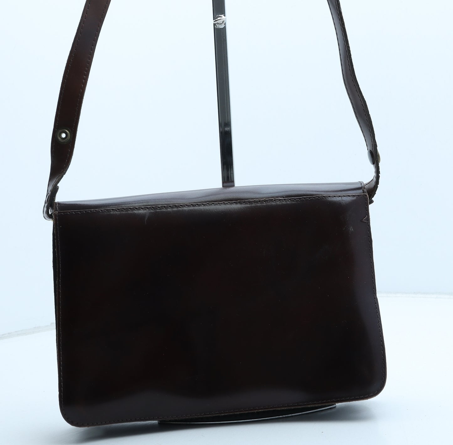 Preworn Womens Brown Polyurethane Crossbody Size Medium