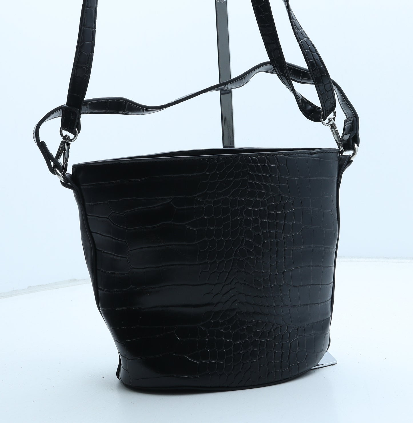 Preworn Womens Black Polyurethane Crossbody Size Small - Croc Texture