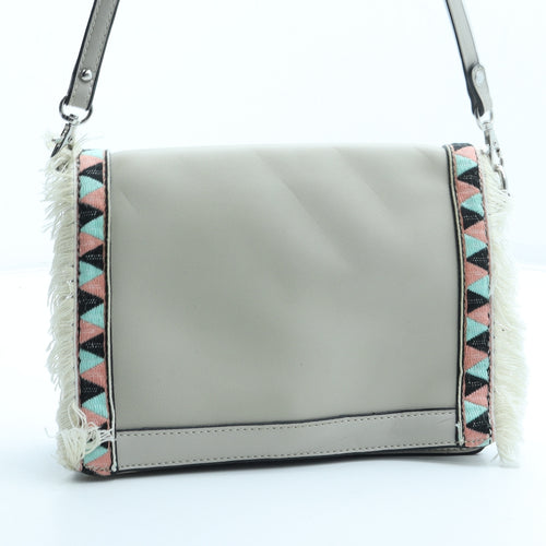 Preworn Womens Beige Polyurethane Crossbody Size Small