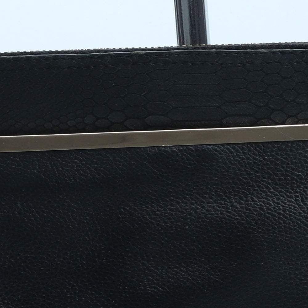 New Look Womens Black Leather Clutch Size Medium - Snake Print