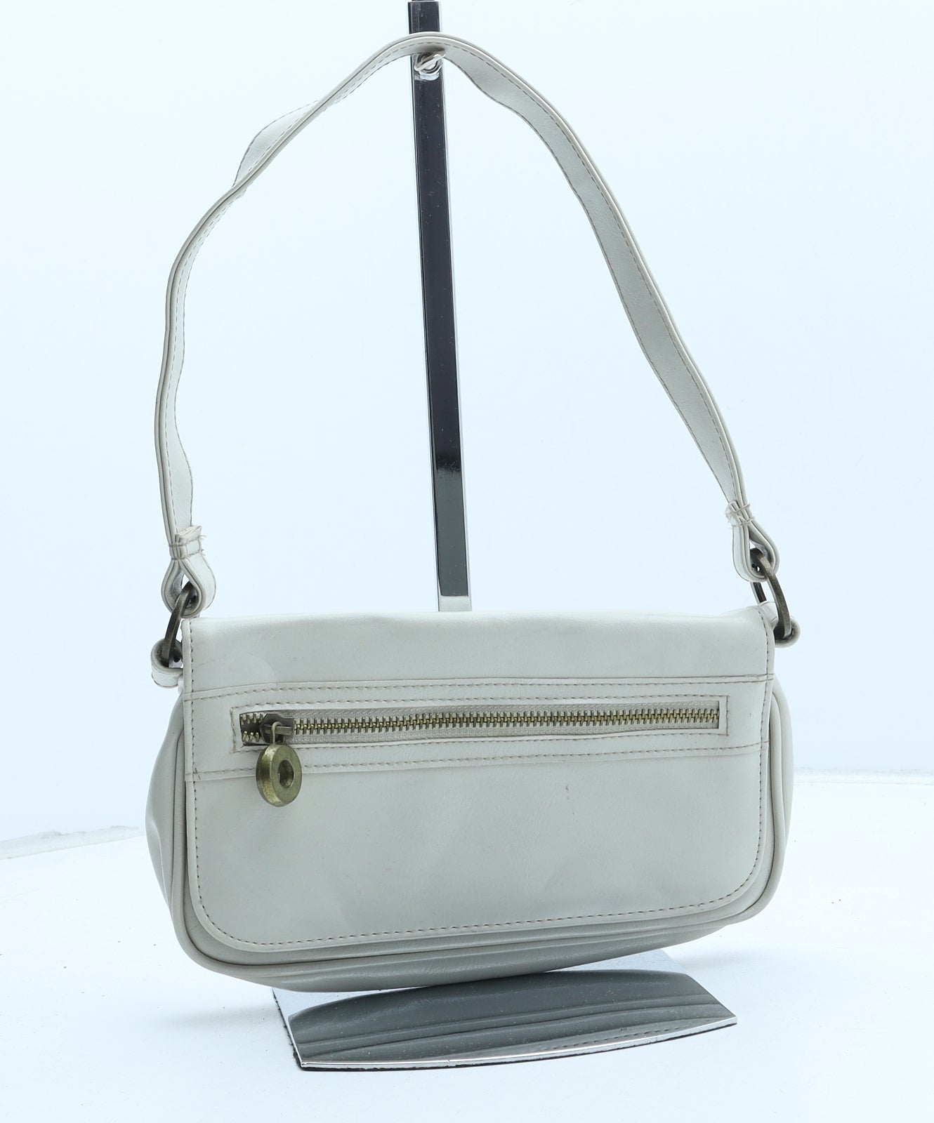 Preworn Womens Beige Polyurethane Shoulder Bag Size Small