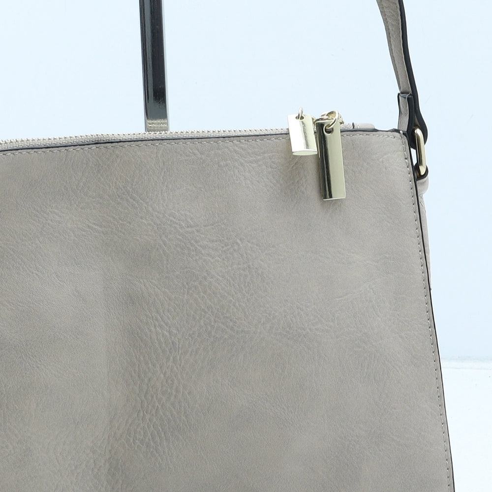 Preworn Womens Beige Polyurethane Crossbody Size Small