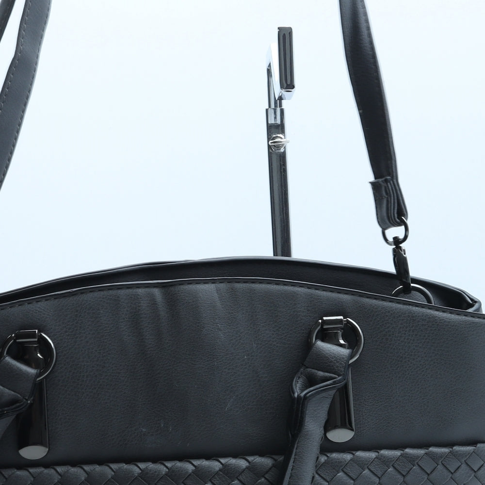 TU Womens Grey Polyurethane Hobo Bag Size Large