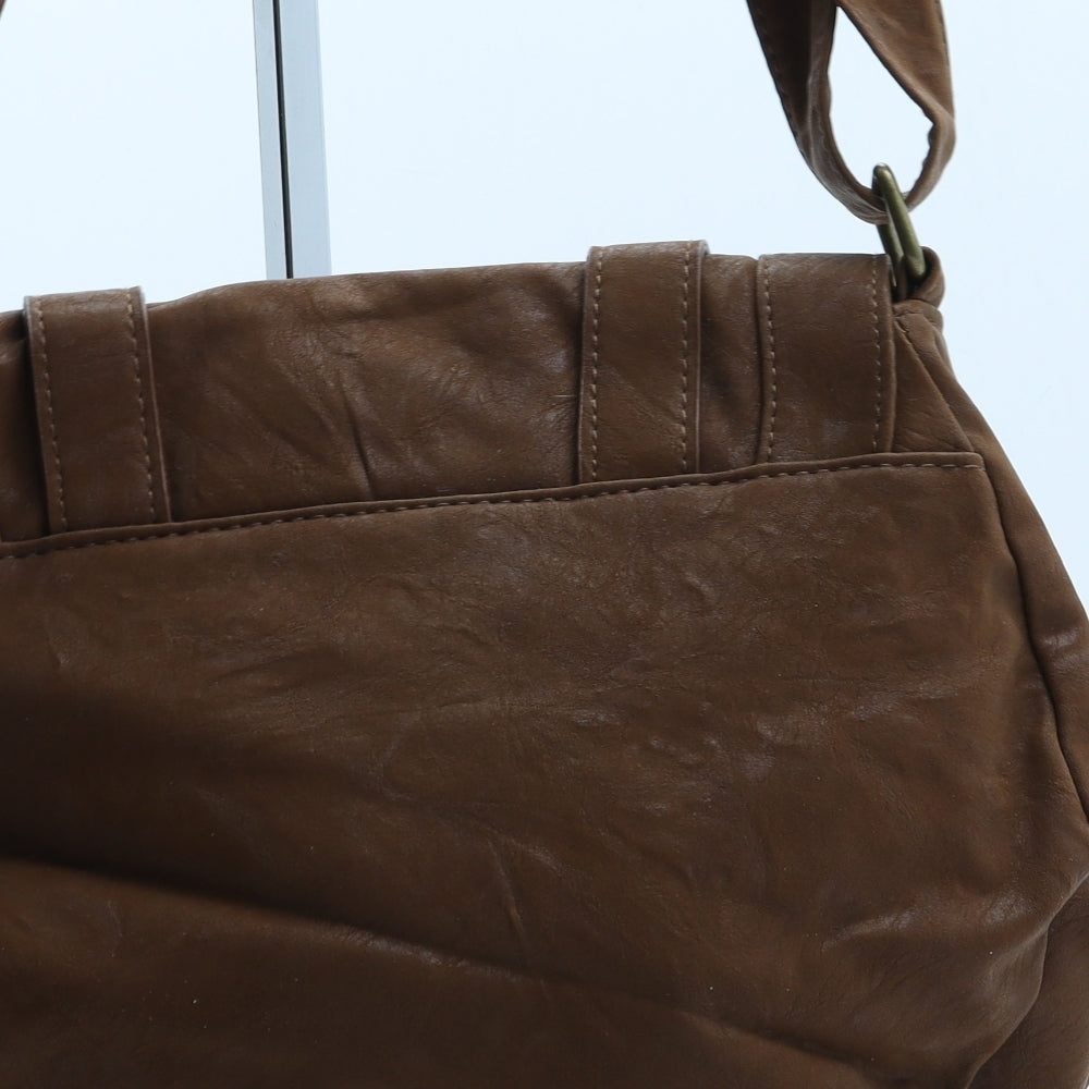 Kangol Womens Brown Polyurethane Shoulder Bag Size Medium