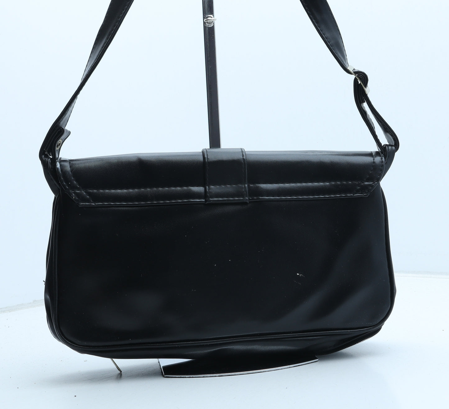 Preworn Womens Black Polyurethane Shoulder Bag Size Medium