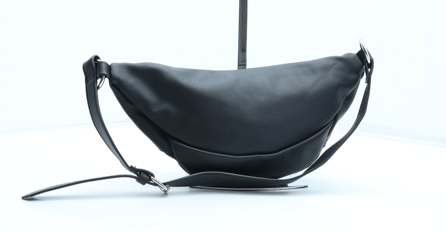 Stradivarius Womens Black Polyurethane Belt Bag & Waist Pack Size Small