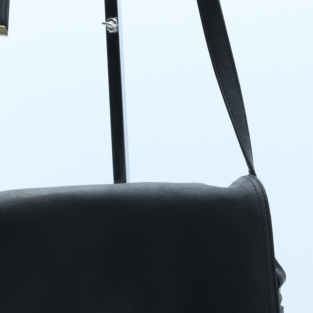 Preworn Womens Black Polyurethane Crossbody Size Medium