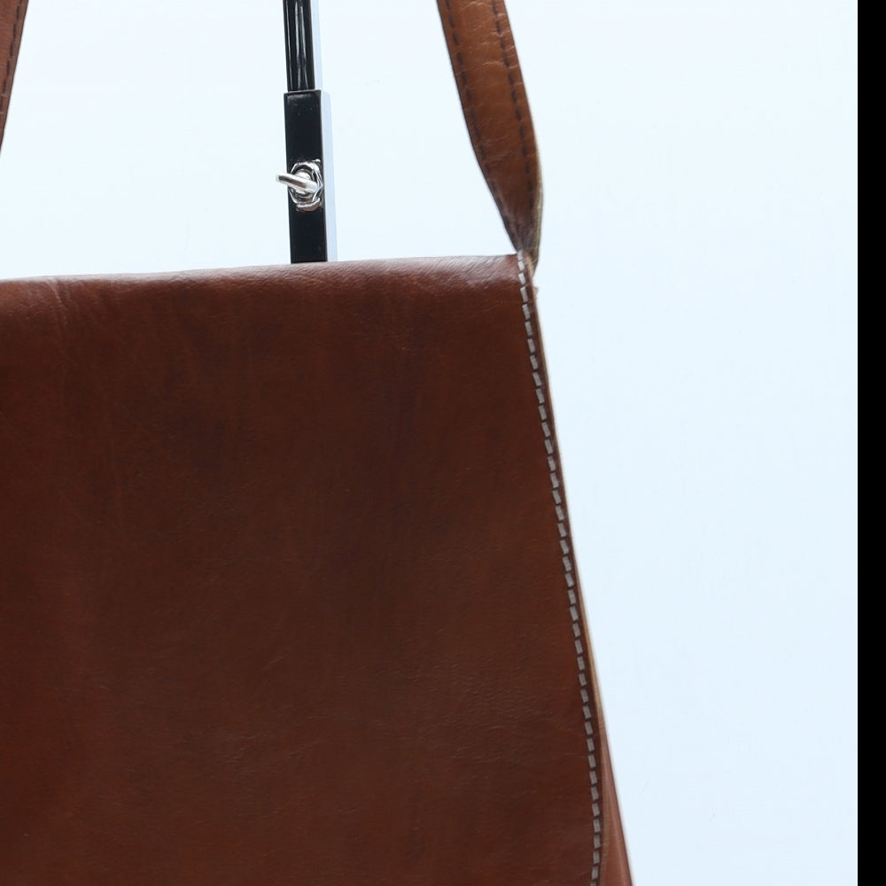 Preworn Womens Brown Polyurethane Crossbody Size Medium