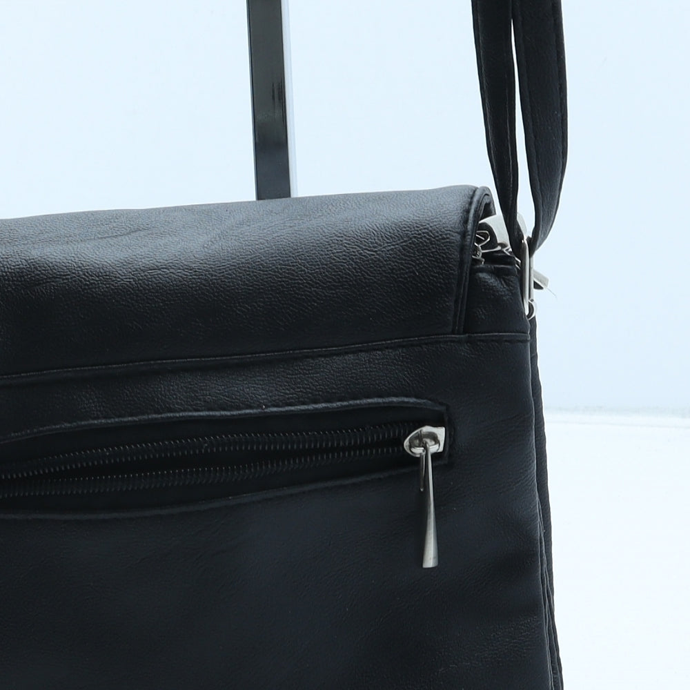 Preworn Womens Black Polyurethane Crossbody Size Small