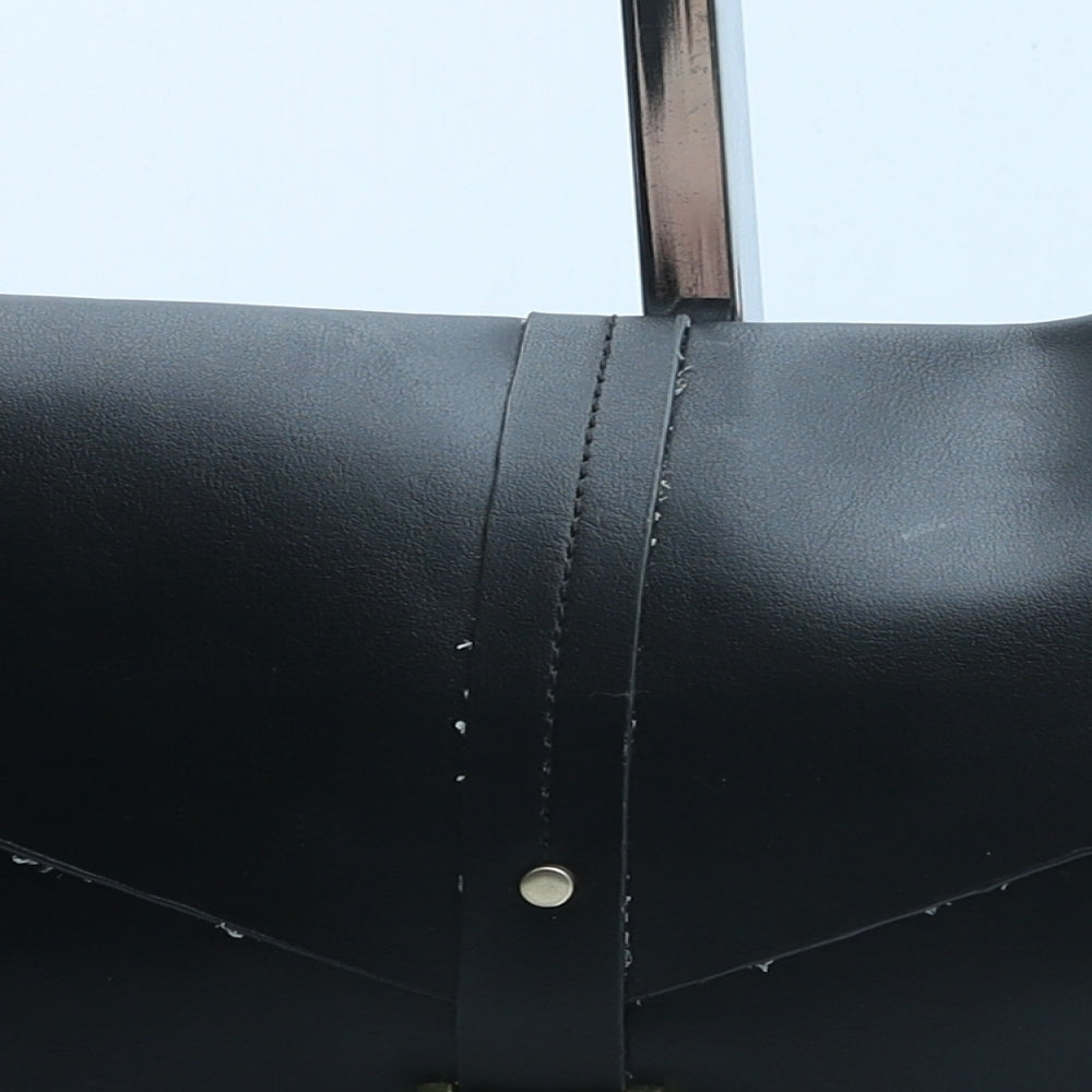 Topsjop Womens Black Polyurethane Clutch Size Medium