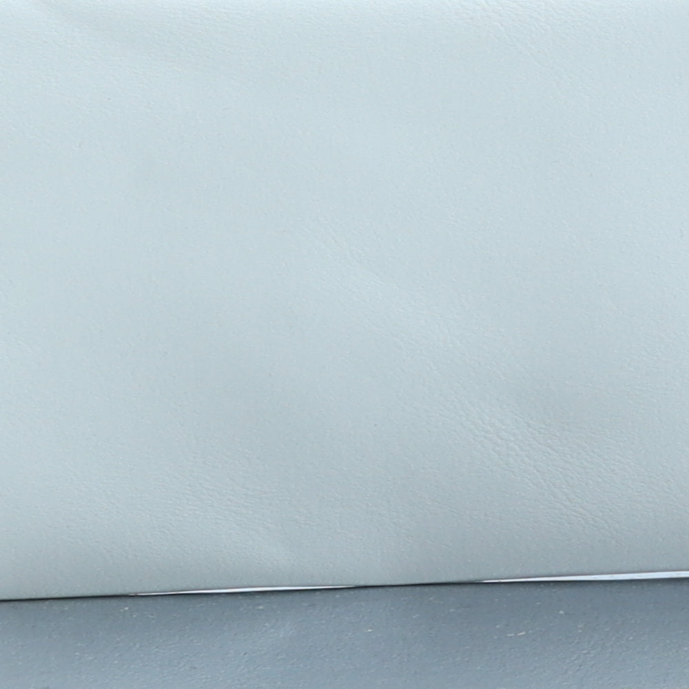 Preworn Womens White Polyurethane Clutch Size Medium