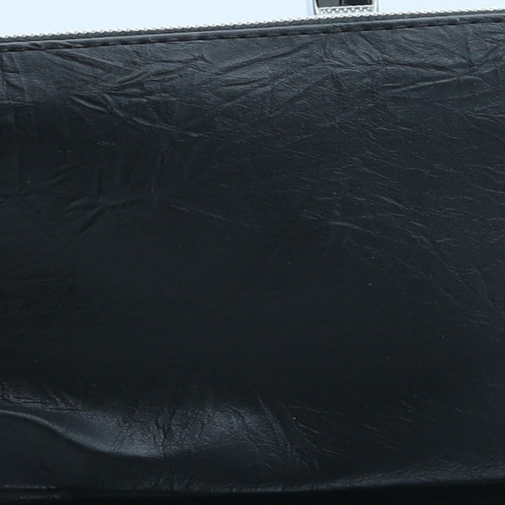 Stone Mountain Womens Black Polyurethane Clutch Size Small