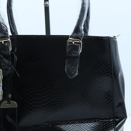 Fashion Only Womens Black Polyurethane Top Handle Bag Size Medium - Snake Print