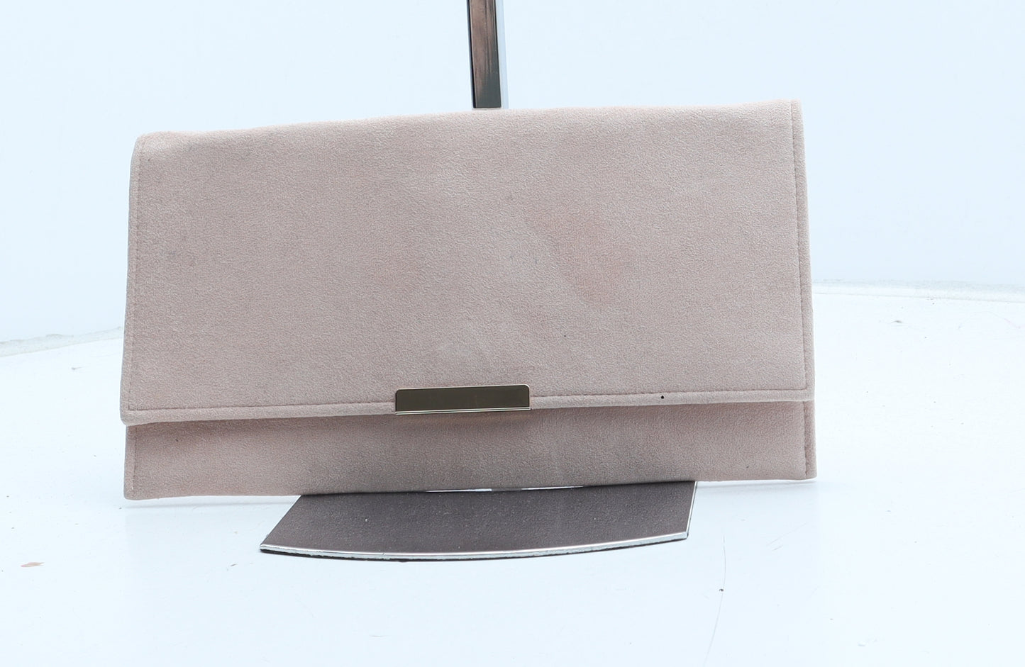Preworn Womens Pink Polyurethane Clutch Size Medium