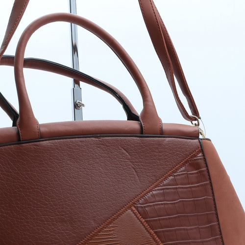 Preworn Womens Brown Polyurethane Crossbody Size Large