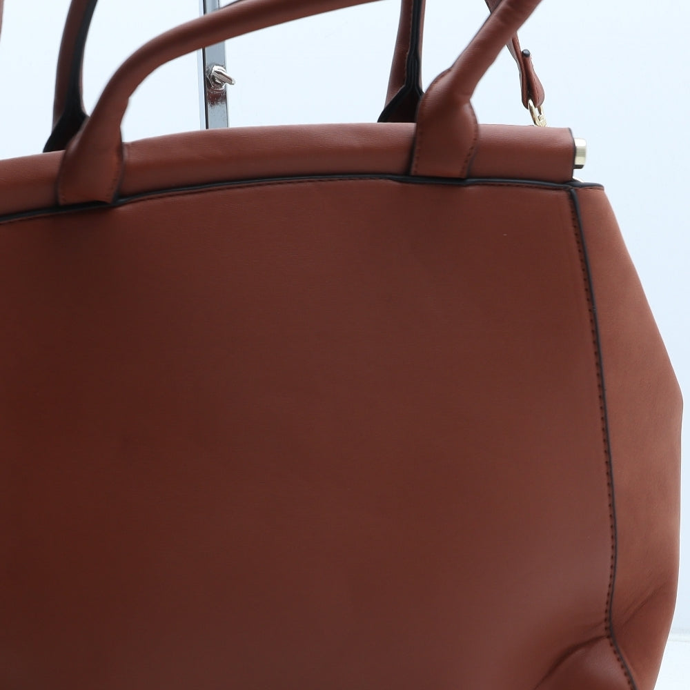 Preworn Womens Brown Polyurethane Crossbody Size Large