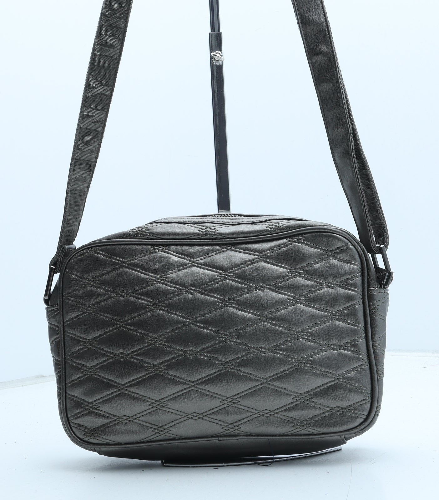 DKNY Womens Grey Polyurethane Crossbody Size Medium