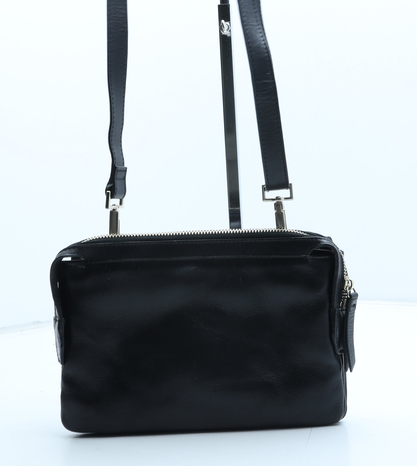 Preworn Womens Black Polyurethane Crossbody Size Small