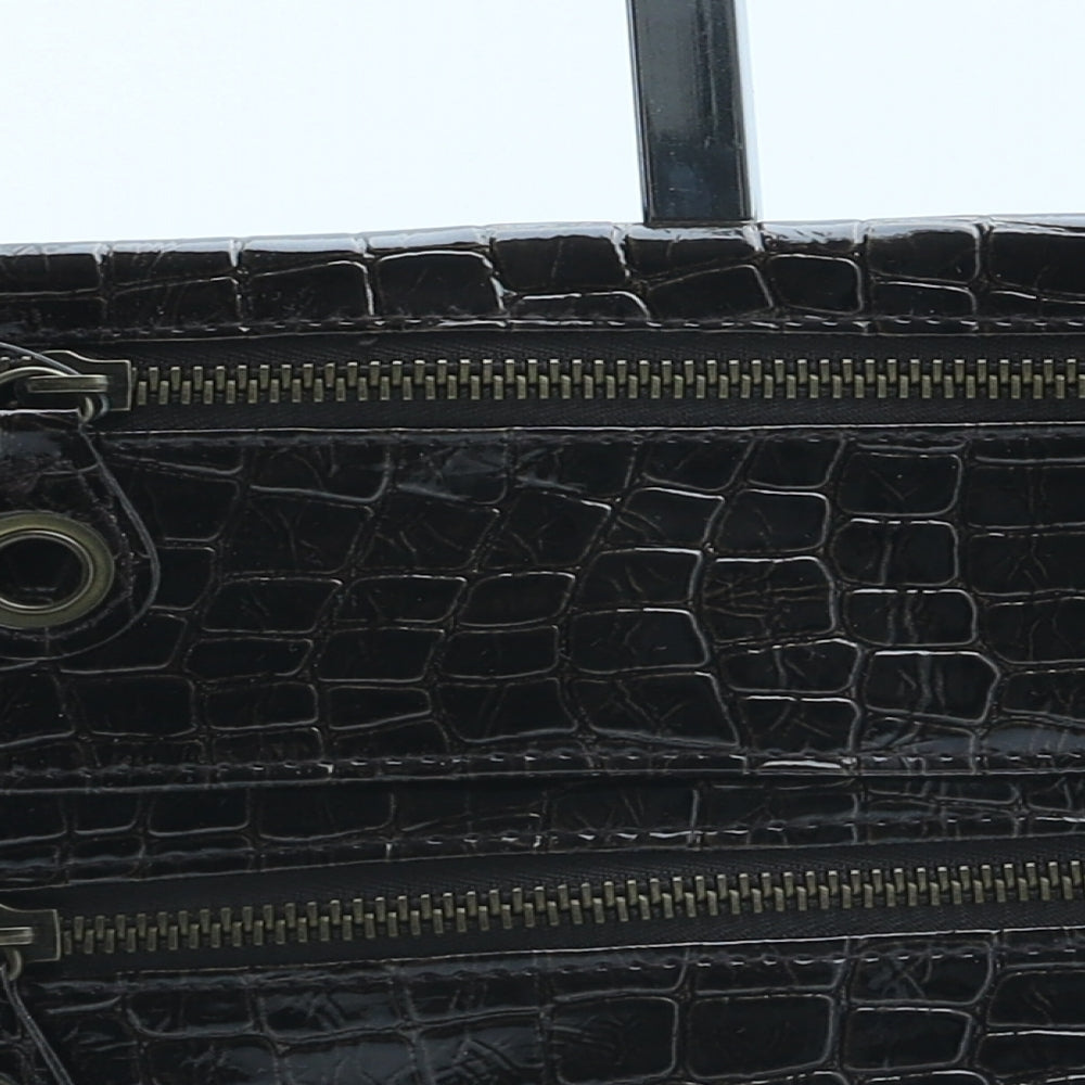 Preworn Womens Brown Polyurethane Clutch Size Small - Croc Texture