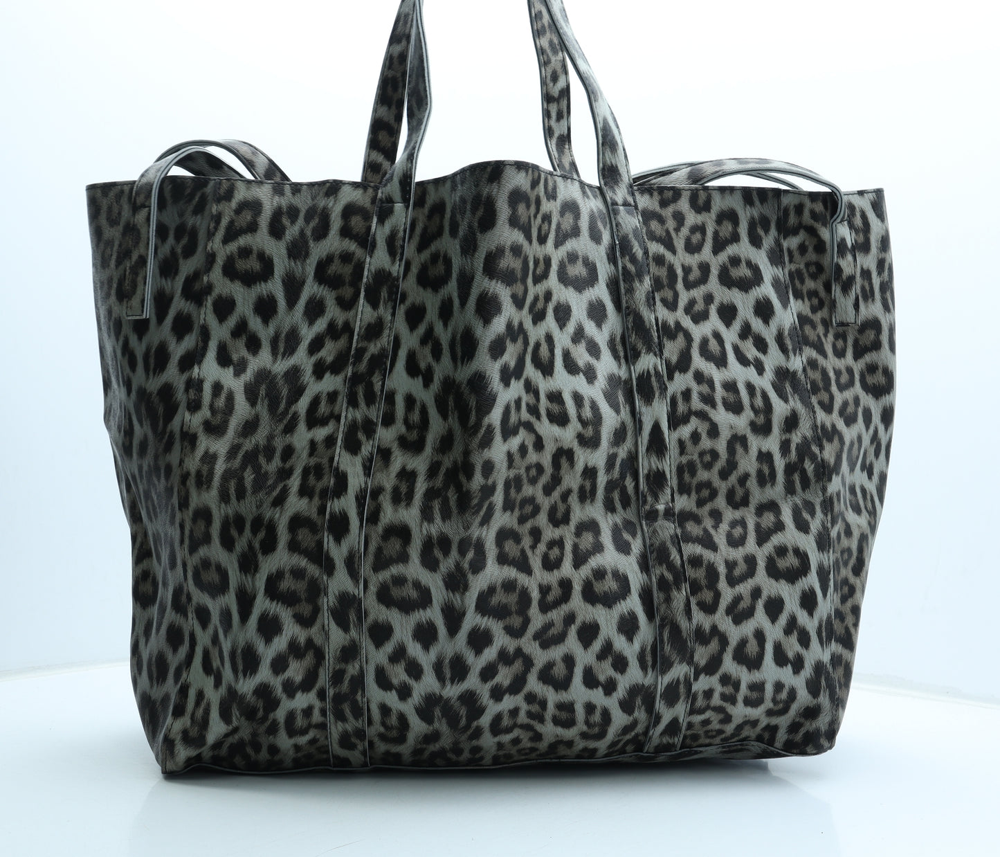 Preworn Womens Grey Animal Print PVC Tote Size Extra Large - Width 60cm Leopard Print